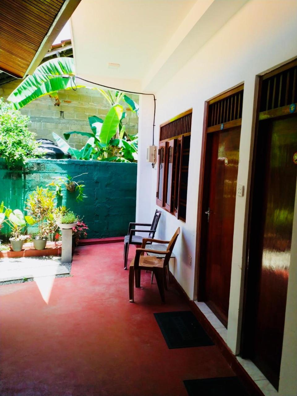 Hikkaduwa Family Inn Exterior foto