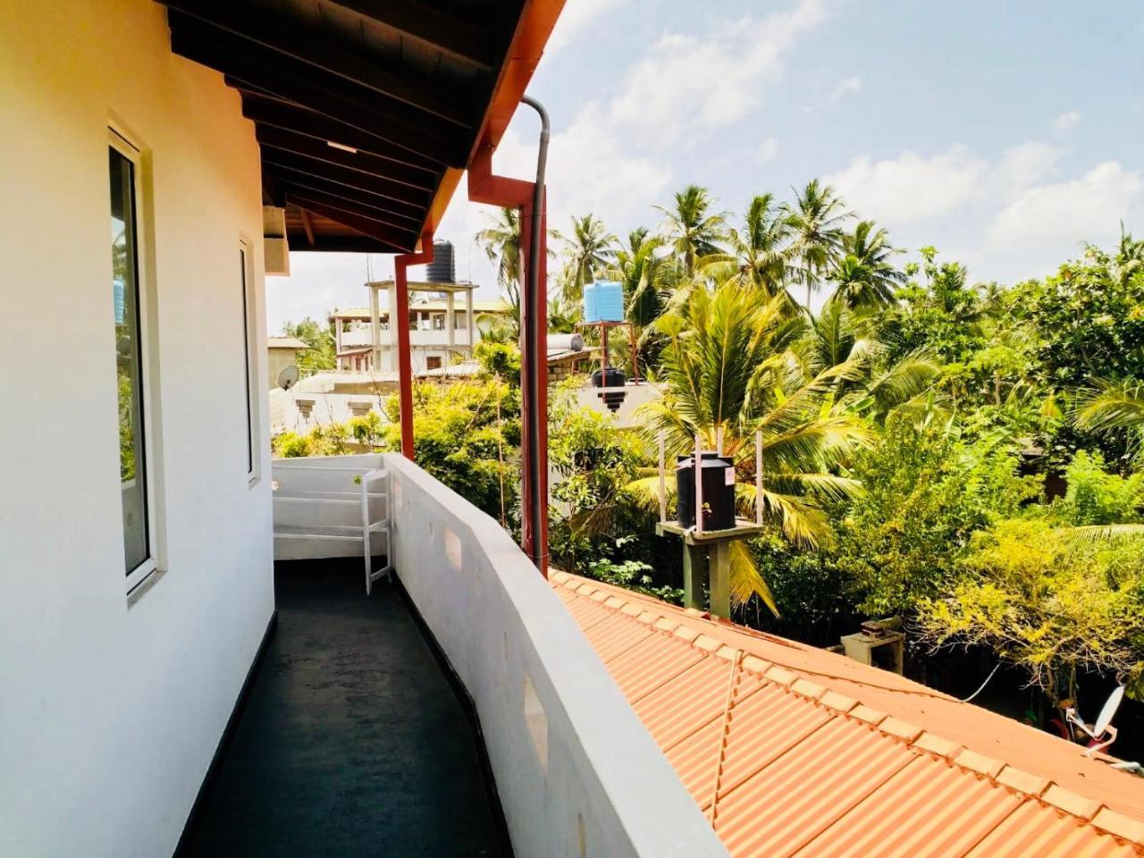 Hikkaduwa Family Inn Exterior foto