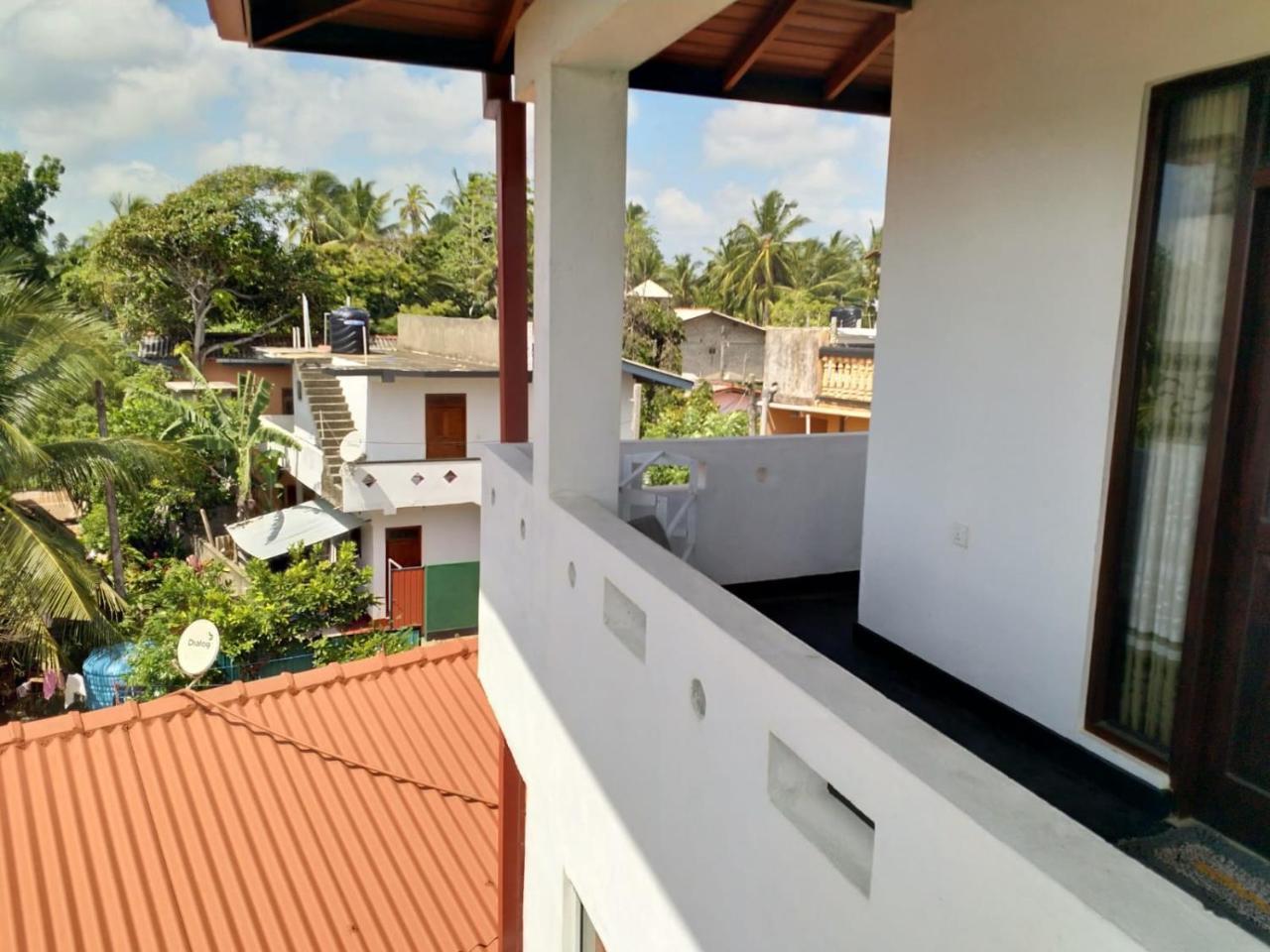 Hikkaduwa Family Inn Exterior foto